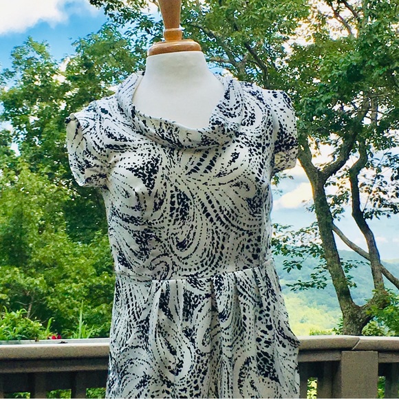 Gorgeous size L Collective Clothing Dress - Picture 3 of 10